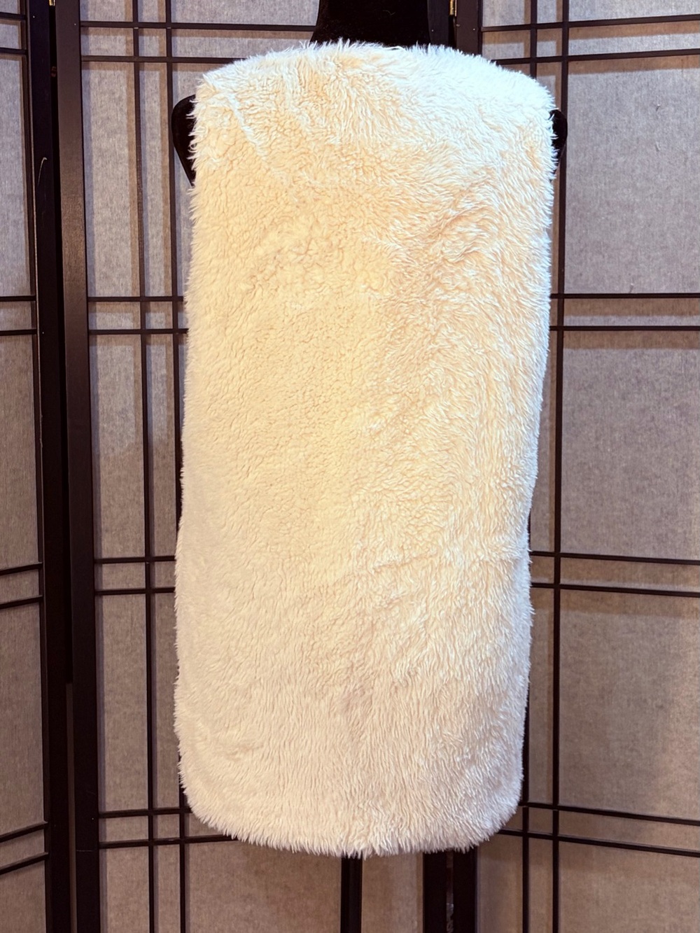 Windsor Women’s Faux Fur Sz M Shaggy Boho Glam Beige Neutral Hook & Eye Closure - Picture 3 of 8